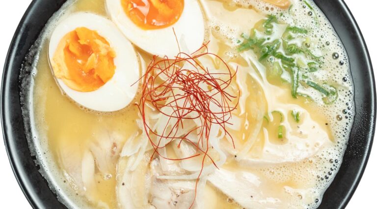 Ramen Kazamidori Honten (RAMEN 風見鶏 本店)