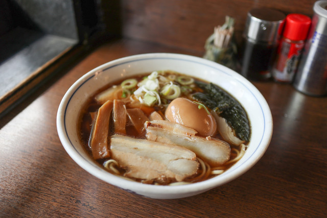 Chuka Soba Shirakabe Aoi (中華そば 白壁 あおい)