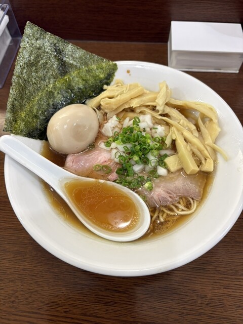Niboshi Chuka Soba Gyogyo (煮干し中華そば 魚魚)