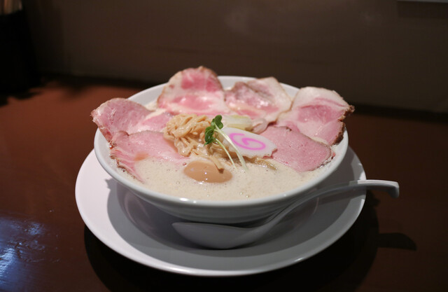 Torisoba Susuru, Marunouchi Main Branch (鶏そば 啜る 丸の内本店)