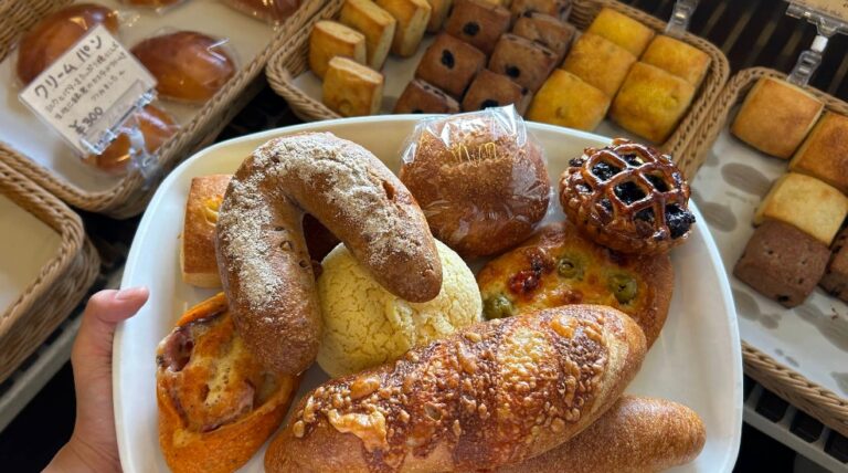 Lake Bake Cafe
