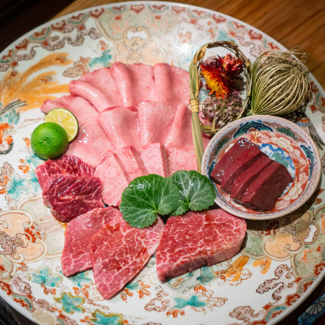 Oozara Yakiniku Rojyu (大皿焼肉 老中)