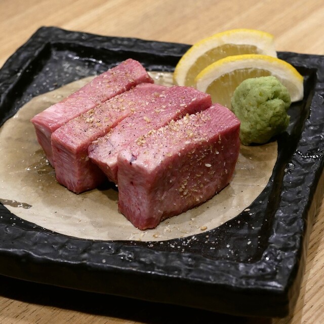 Yakiniku Mikazuki Tenjinbashi-ten (焼肉三日月 天神橋店)