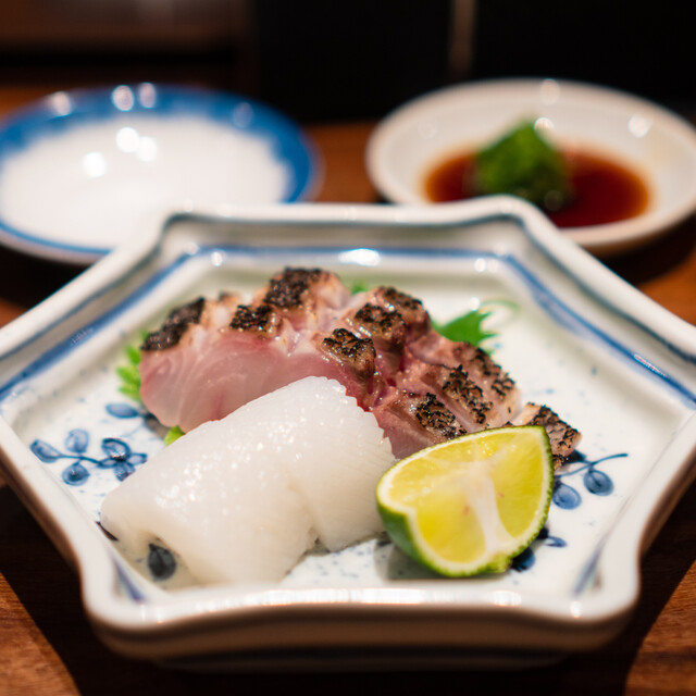 Squid and seared fish sashimi at Shimbashi Ippashi