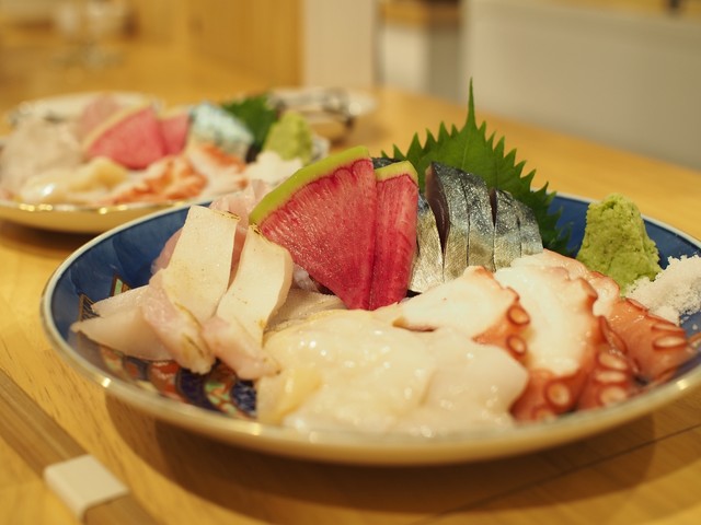Tachinomiya Shiraishi (立呑や しらいし)