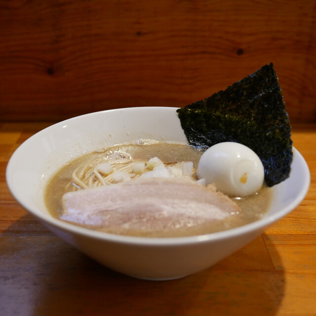 Niboshi Chuka Soba Ichikawa (煮干中華ソバ イチカワ)