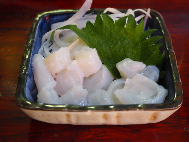 Octopus sashimi at Fumi