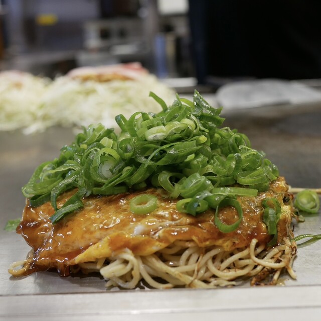 Okonomiyaki Koshida Honten (お好み焼き 越田 本店)
